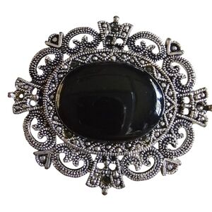 VINTAGE PIN BROOCH SILVER TONE LARGE BLACK CABOCHON Elegant Black and Silver
